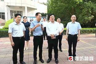 血溅赛场？胖虎破门后头部流血，滕哈赫忙示意队医检查